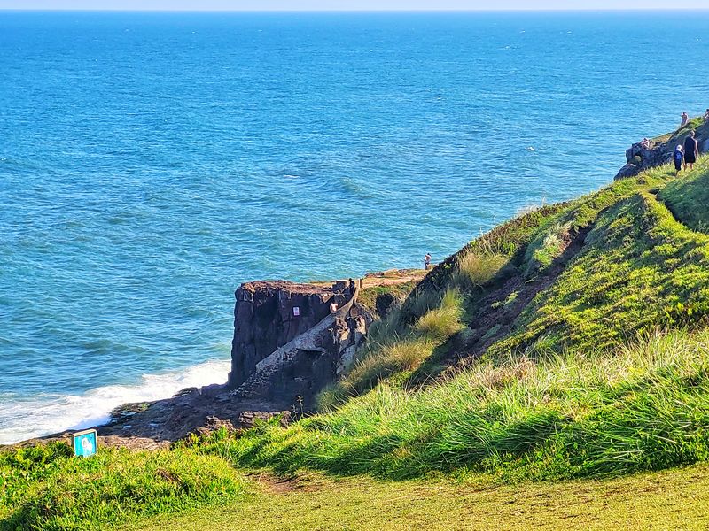 Falésias de Torres sobre o mar